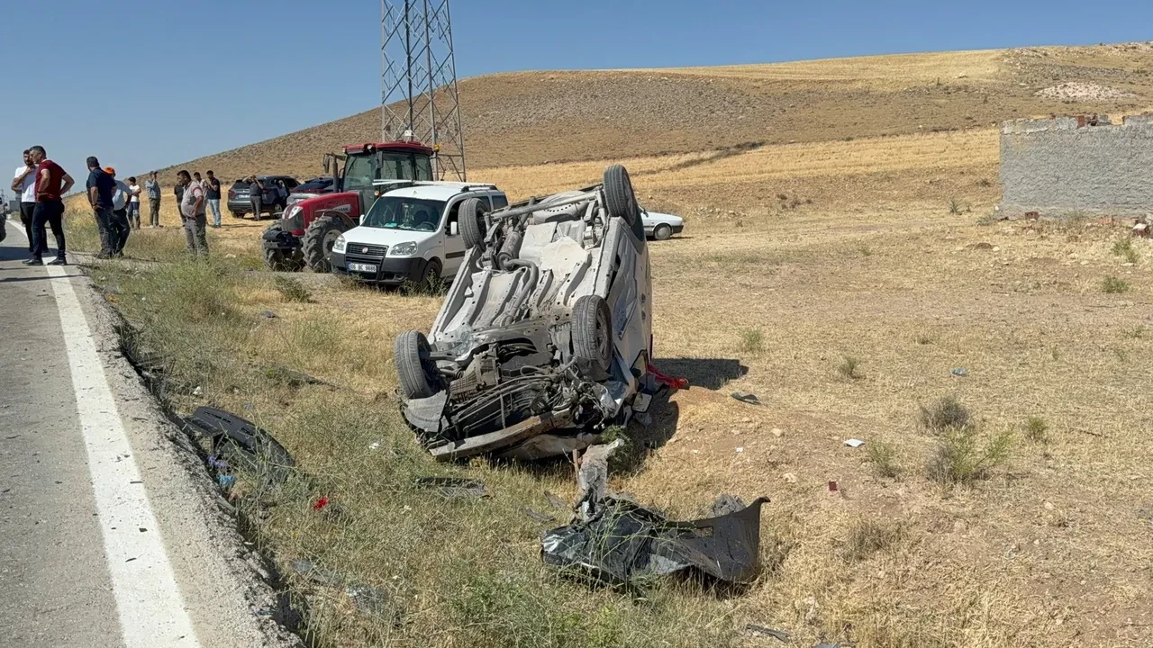 Ankara'da feci kaza! İki araç kafa kafaya çarpıştı: Ölü ve yaralılar var
