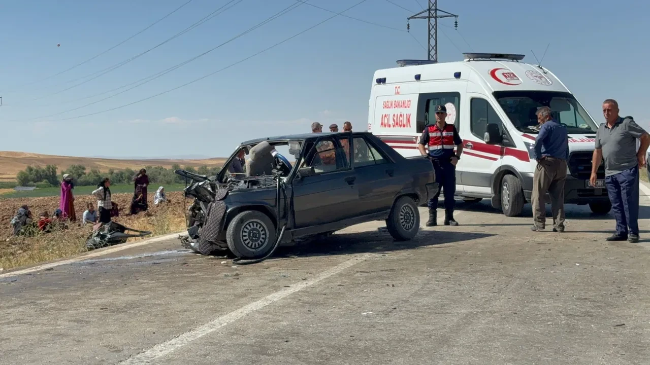 Ankara'da feci kaza! İki araç kafa kafaya çarpıştı: Ölü ve yaralılar var