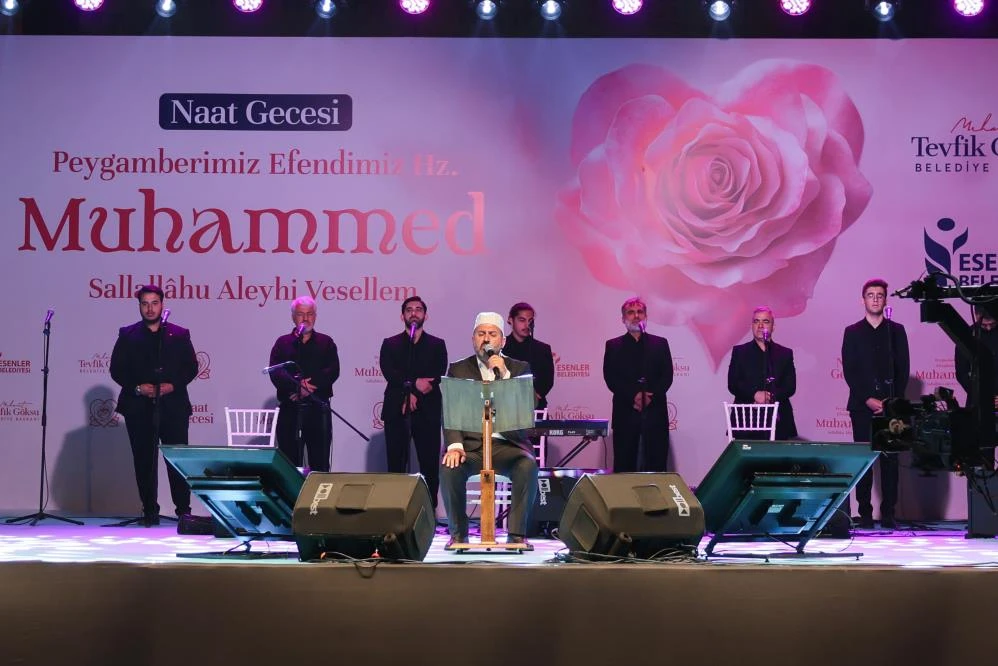 Esenler’de naat gecesi kalpleri birleştirdi!