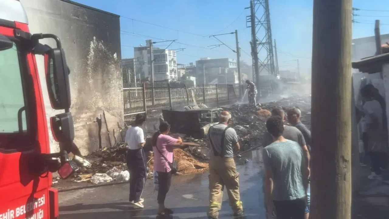 İzmir'de aylardır çöpler toplanmıyordu! Bir anda alev aldı, faciaya davetiye çıkardı 