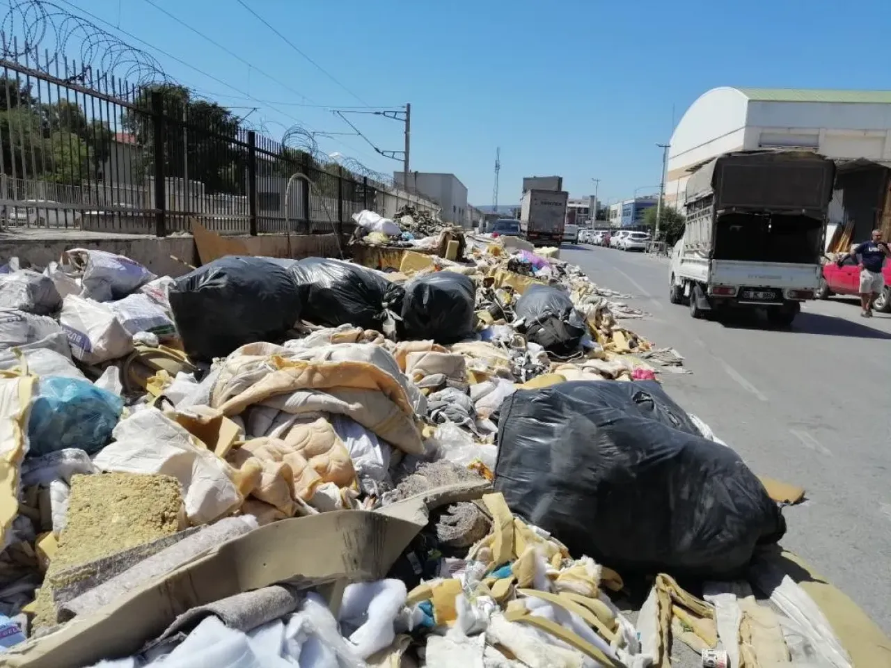 İzmir'de aylardır çöpler toplanmıyordu! Bir anda alev aldı, faciaya davetiye çıkardı 