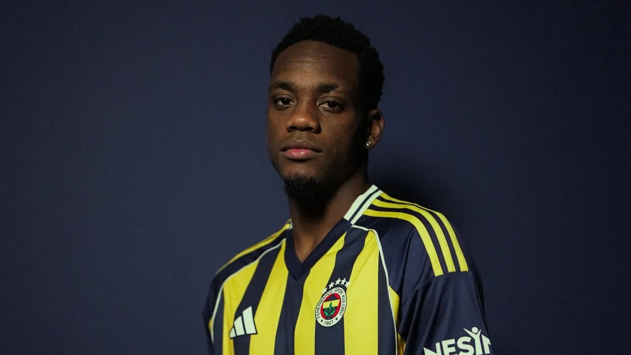 /spor/son-dakika-jhon-duran-resmen-fenerbahcede-3232330
