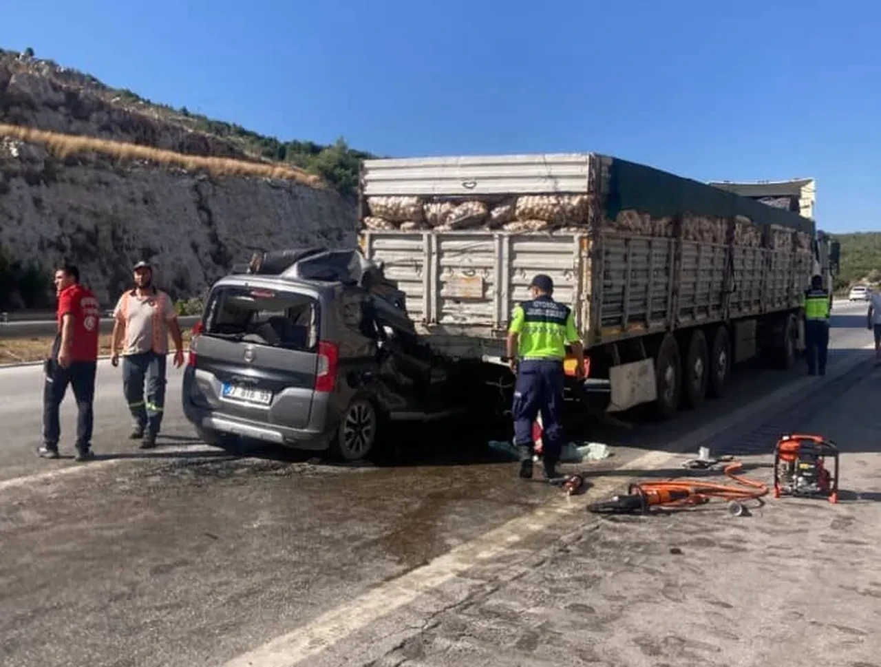 Mersin’de feci kaza! Çok sayıda ölü ve yaralı var