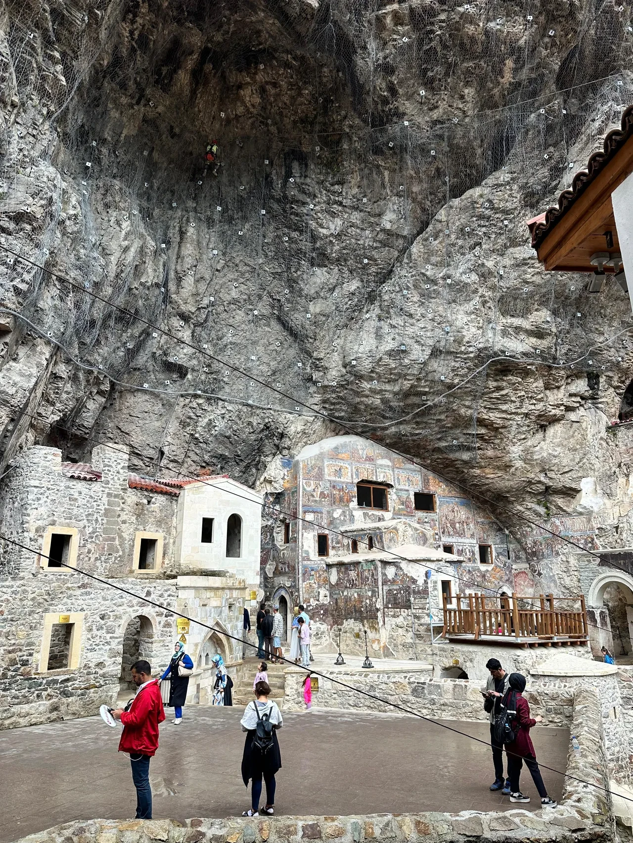 Tarihte bir ilk! İşte Sümela Manastırı'nın hiç görülmemiş benzersiz bölümleri... 