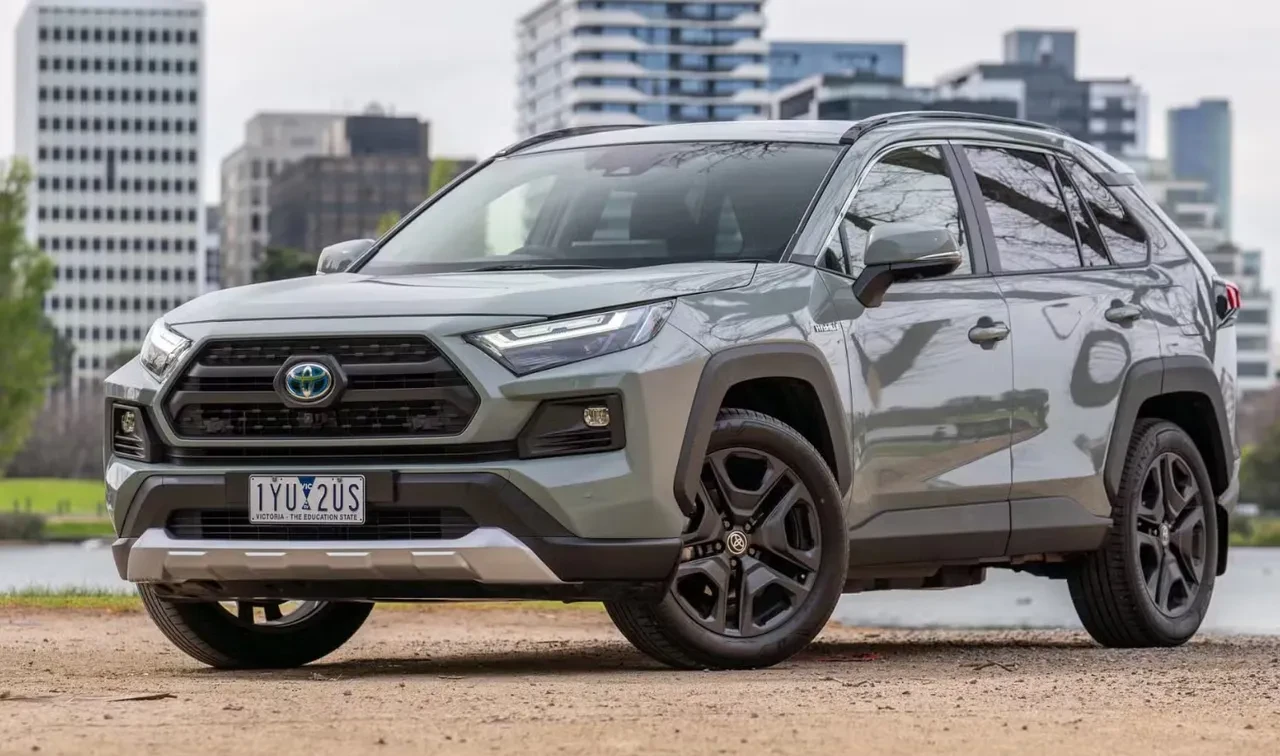 Tesla Model Y artık dünyanın en çok satan arabası değil! İşte zirvenin yeni sahibi