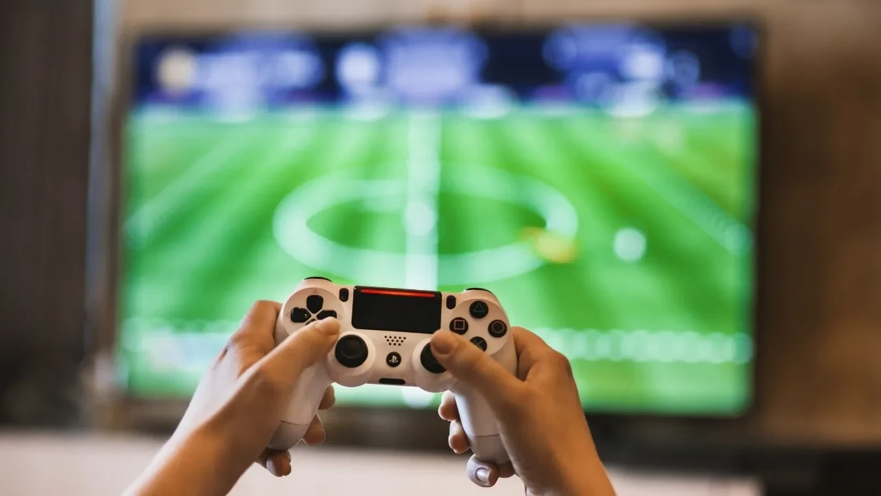 Yıllardır bastığınız o tuşların sırrı ortaya çıktı: PlayStation sembolleri sadece bir şekilden ibaret değil!