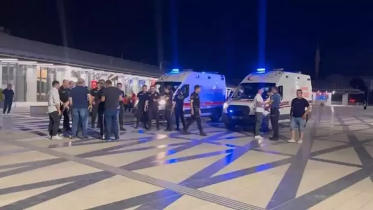 14 yaşındaki kız bıçakla dehşet saçtı! Korku dolu anlar kamerada