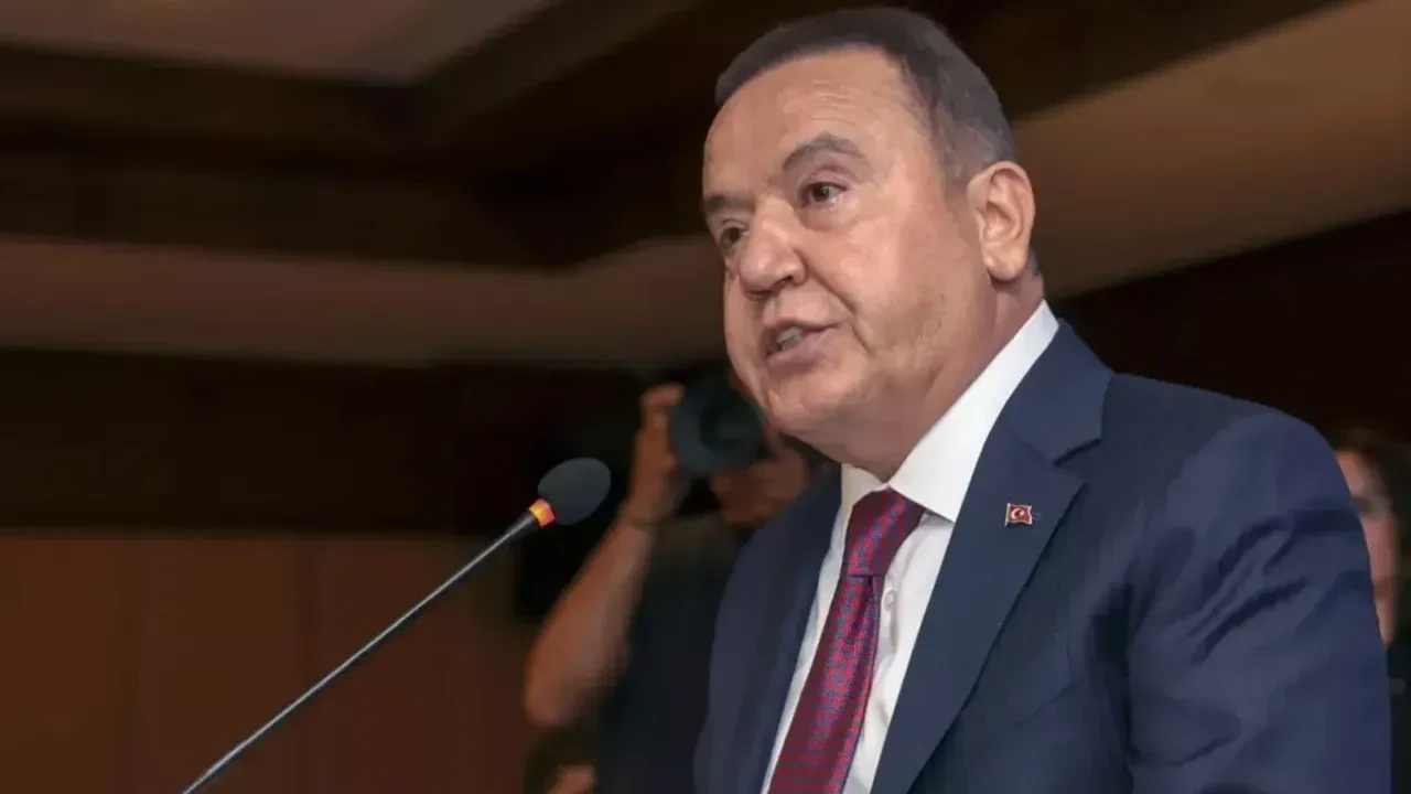 Antalya Büyükşehir Belediye Başkanı Muhittin Böcek görevden uzaklaştırıldı