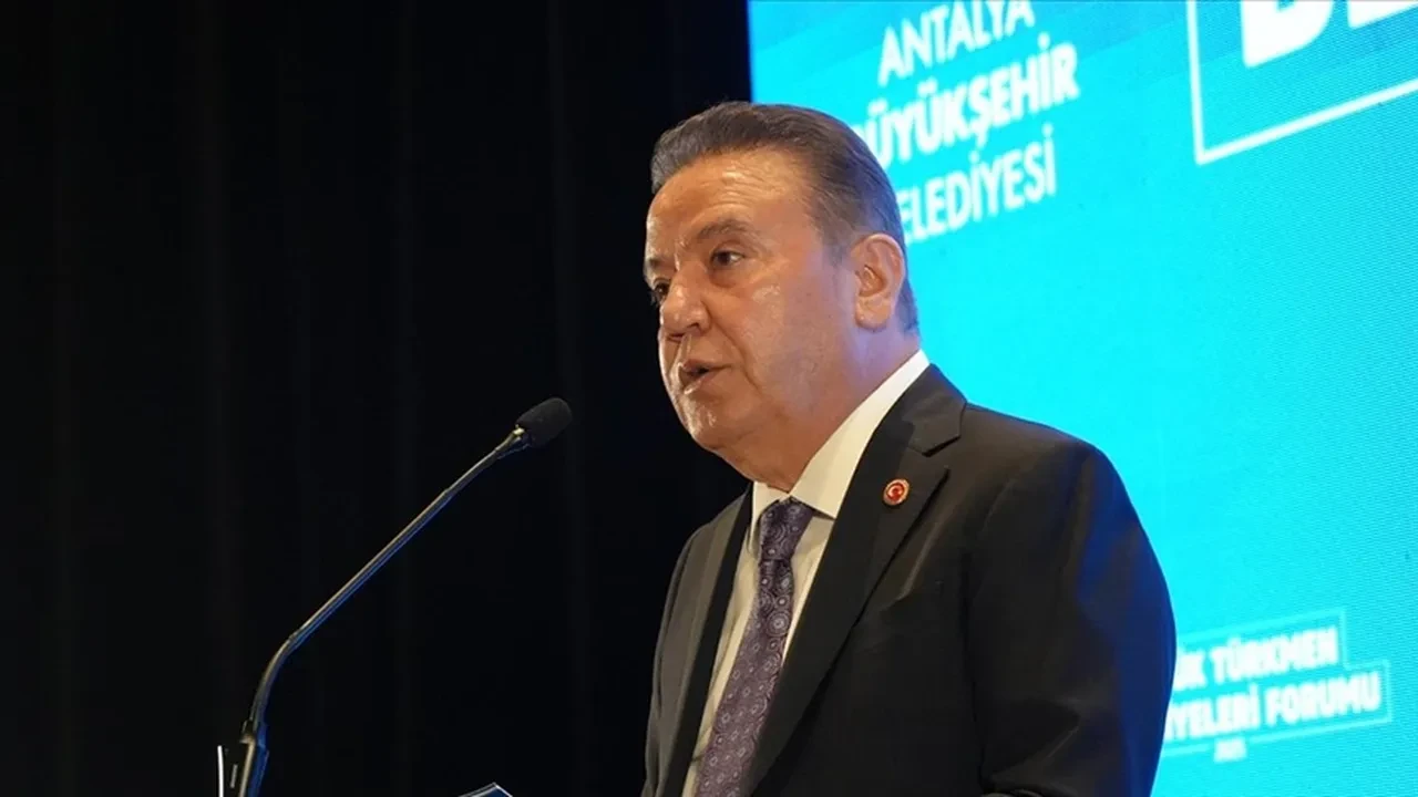 Antalya Büyükşehir Belediye Başkanı Muhittin Böcek görevden uzaklaştırıldı