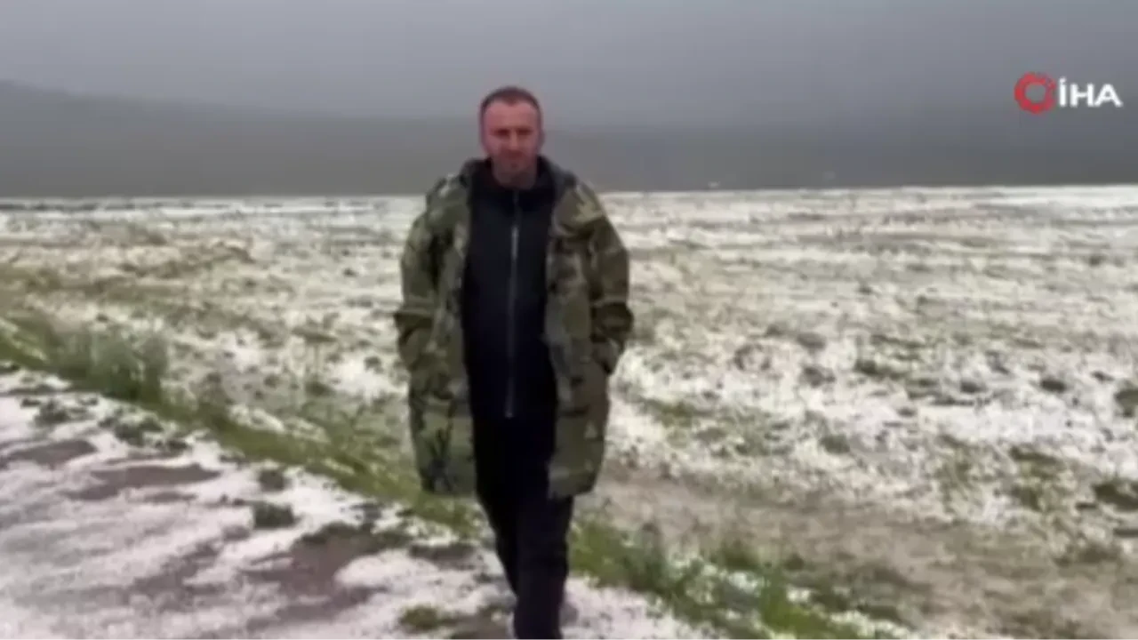 Ardahan'da şaşkına çeviren görüntü! Yazın ortasında kışı yaşıyorlar 