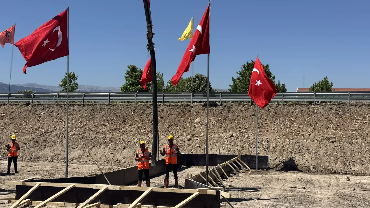 Bakan Uraloğlu'ndan yeni müjde! Seyahat süresi 10 dakikaya düşecek