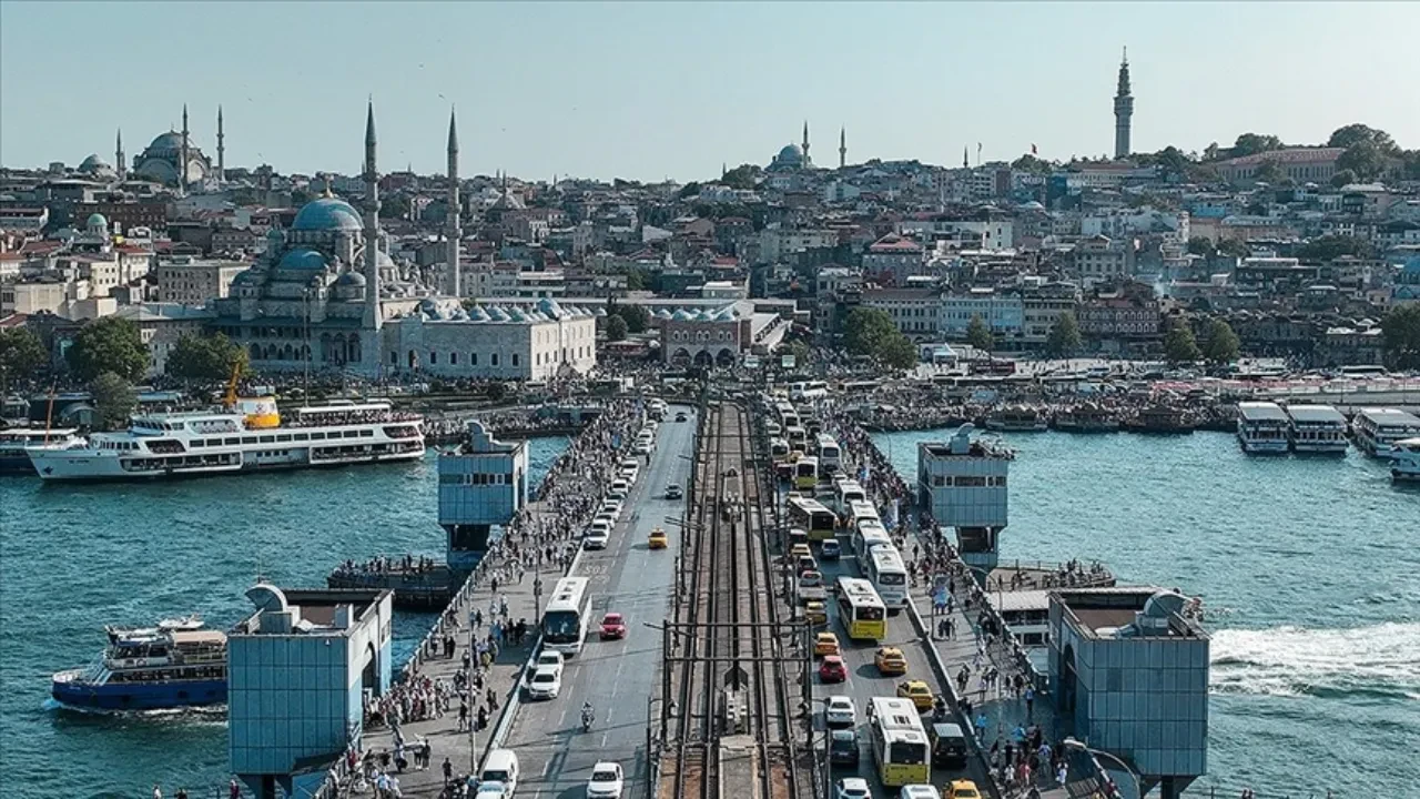 Galata Köprüsü araç ve yaya trafiğine kapanıyor: Valilikten saat uyarısı