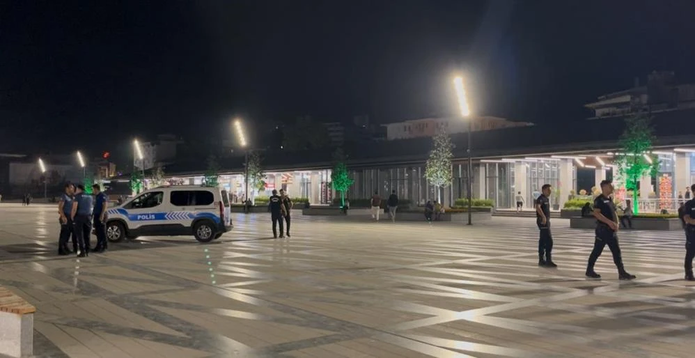 Bursa’da 14 yaşındaki genç kız, tartıştığı anne ve iki kızını bıçakladı, kavgayı ayıran da nasibini aldı