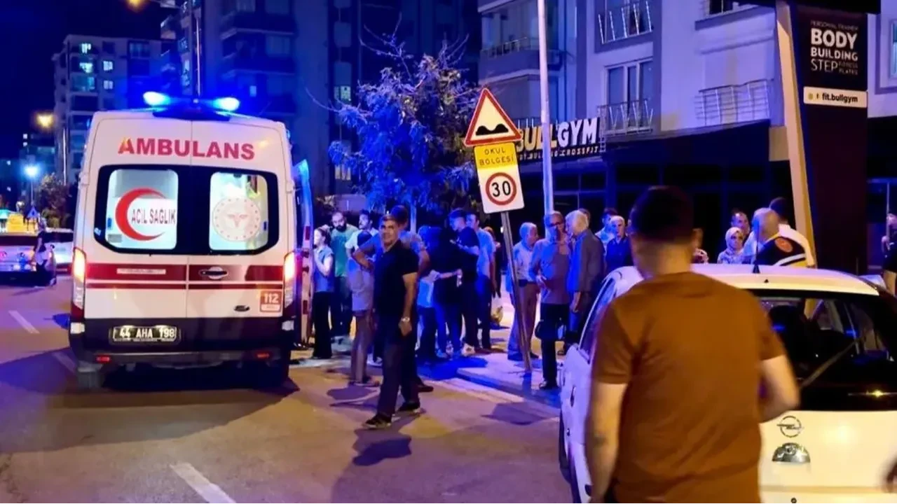 Malatya'da iki otomobil çarpıştı: Yaralılar var