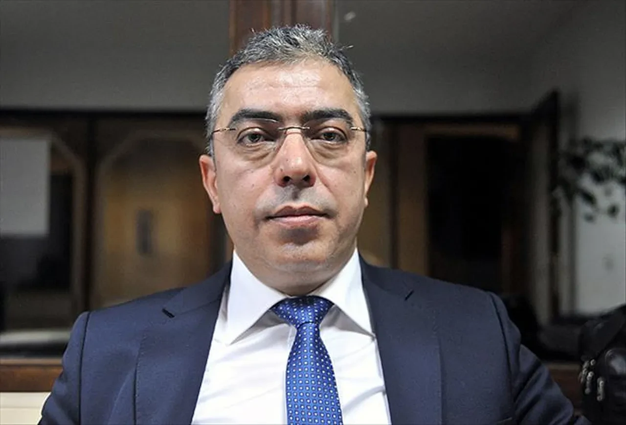 Mehmet Uçum'dan yeni anayasa mesajı: Referandumsuz kıymeti yok