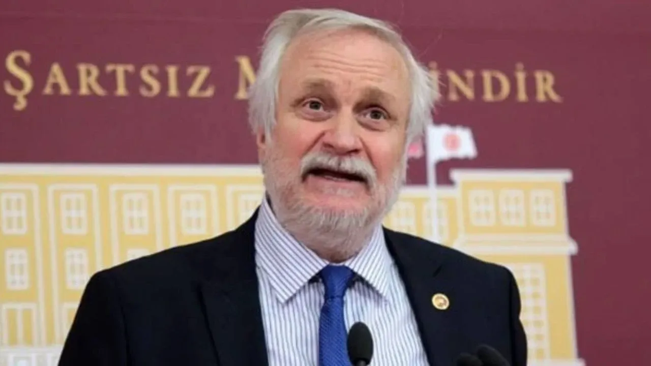Murat Özçelik kimdir? Eski Genel Başkan Yardımcısı CHP’den istifa etti