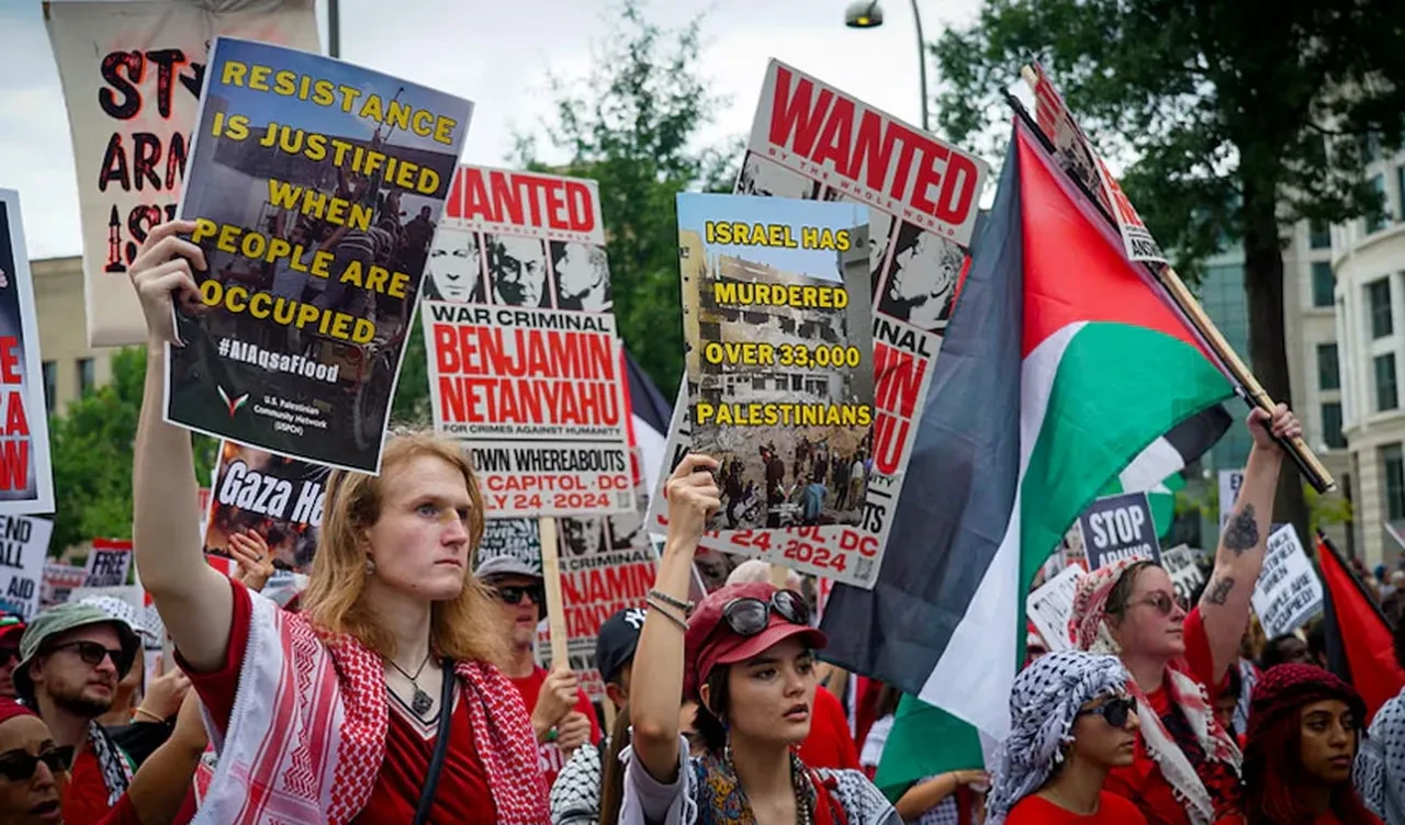 Netanyahu'nun 'zafer turu' öncesinde ABD'de protesto: Çok yaşa Filistin!