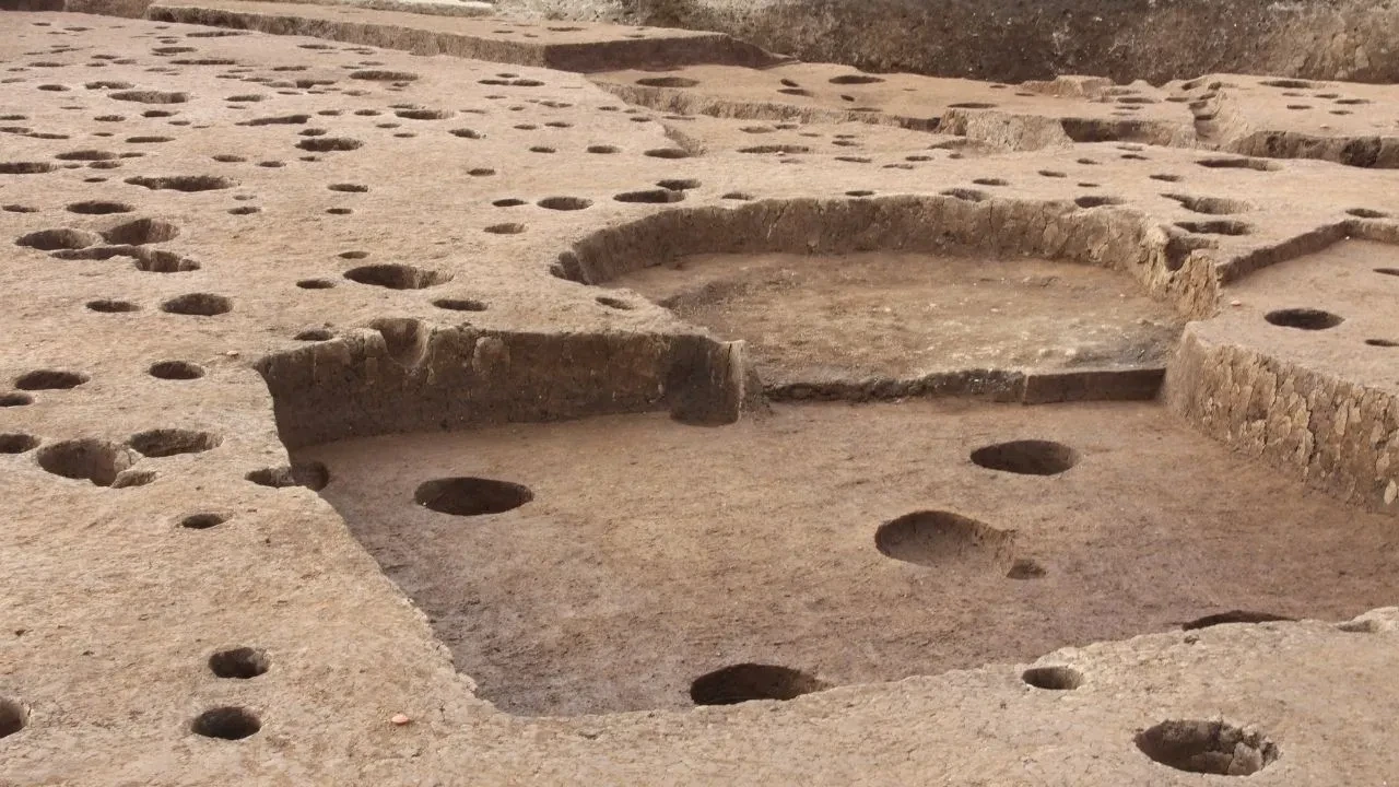 O bölgede 3.500 yıllık bir şehir gün yüzüne çıkarıldı: Taş ve kerpiç bina kalıntıları
