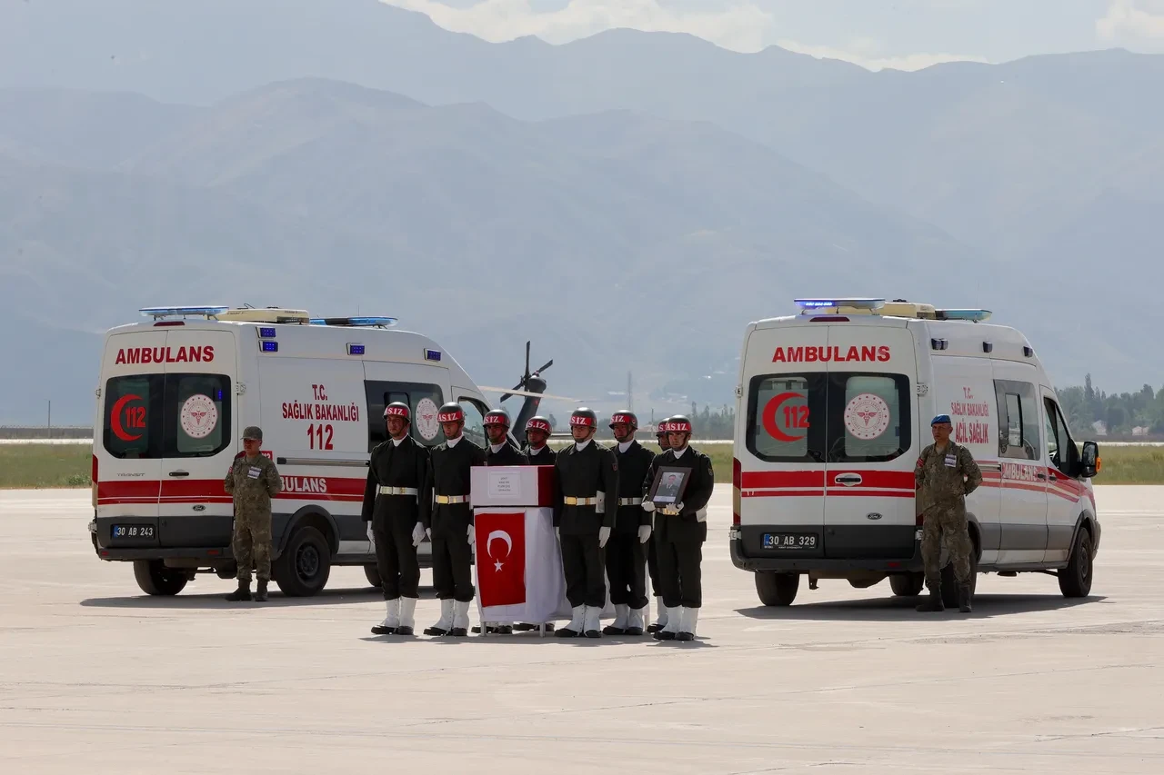 Pençe-Kilit şehitlerine acı veda! Gözyaşlarıyla ebediyete uğurlandılar
