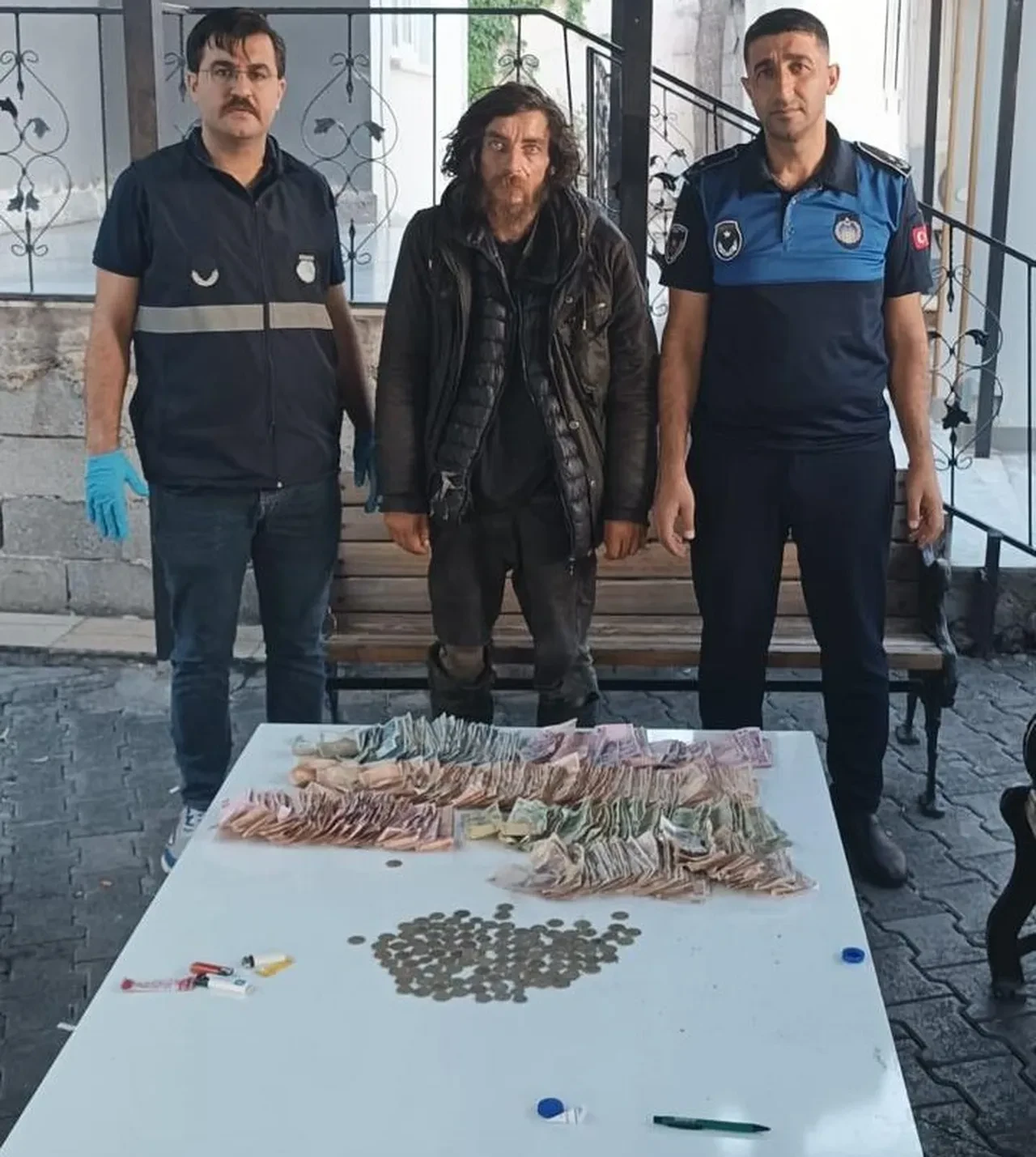 Üzerinden 20 bin TL çıktı, sınır dışı edildi