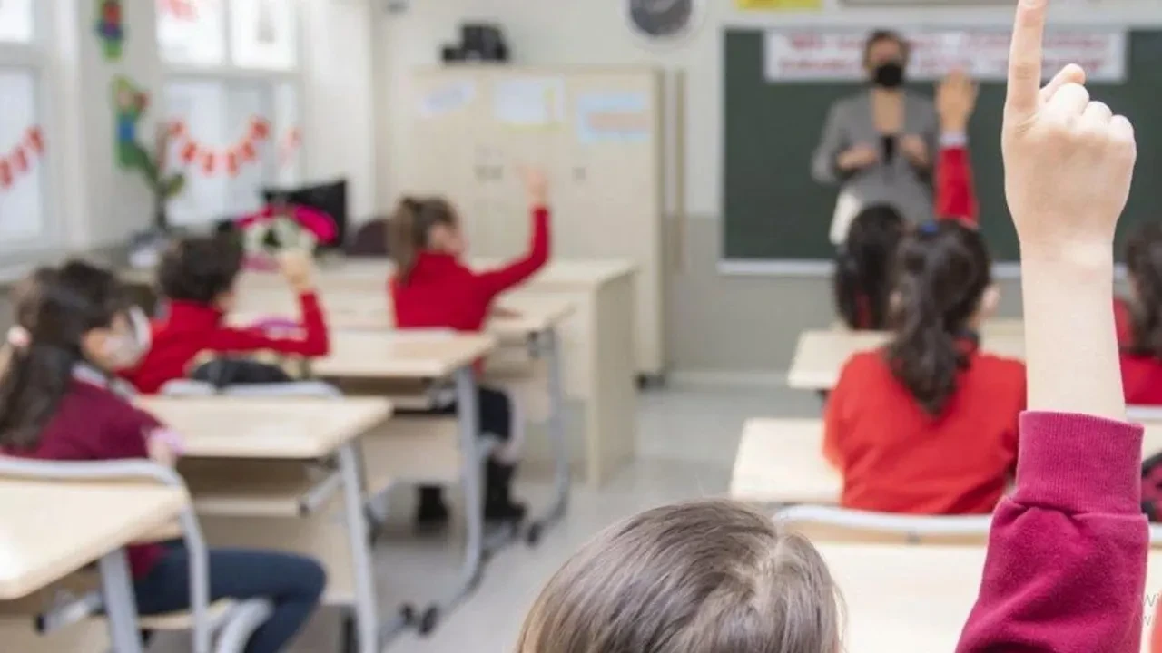 4+4+4 eğitim sistemi vatandaşa soruldu! Anketten çıkan sonuç net: Yeniden ele alınmalı