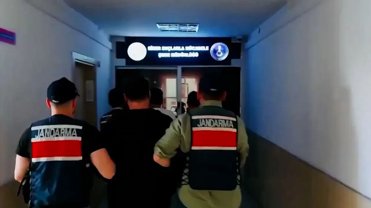 9 il merkezli siber suçlar operasyonu! Vatandaşları böyle dolandırmışlar: 1 milyar TL
