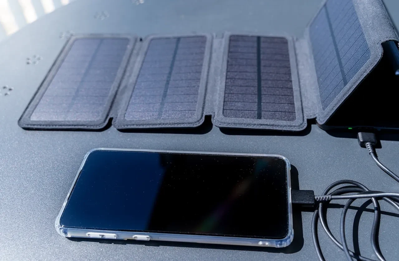 Artık telefonumuzu giysimiz şarj edecek! Süper teknoloji tanıtıldı