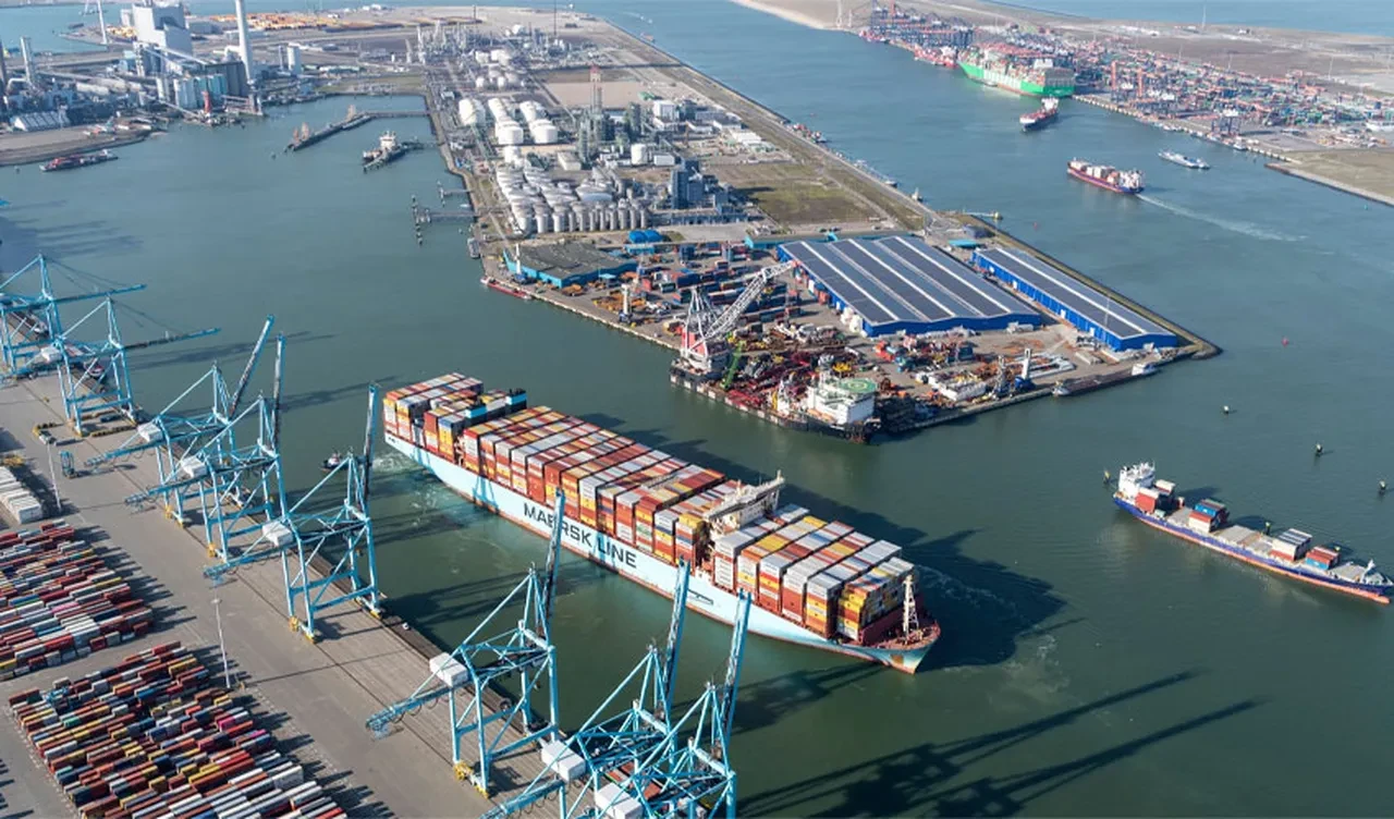 Avrupa’nın en büyük limanında savaş hazırlığı! Yeniden silahlanma planı yolda