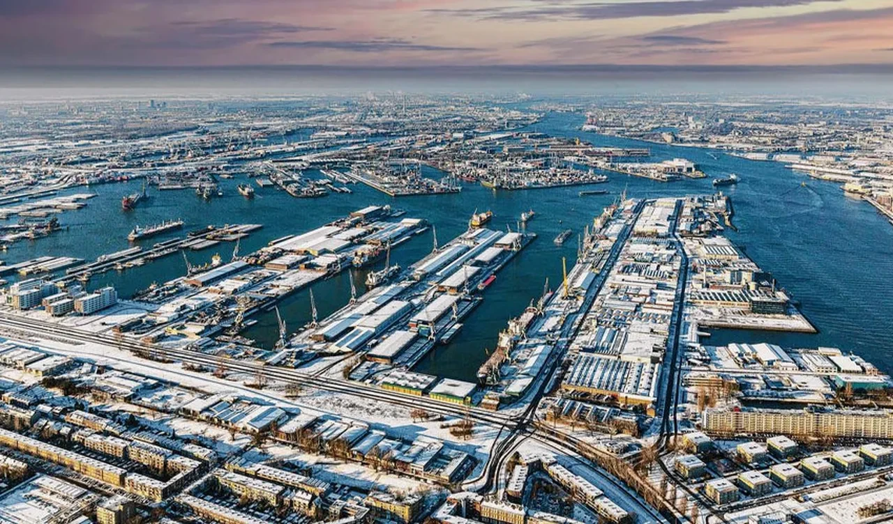 Avrupa’nın en büyük limanında savaş hazırlığı! Yeniden silahlanma planı yolda