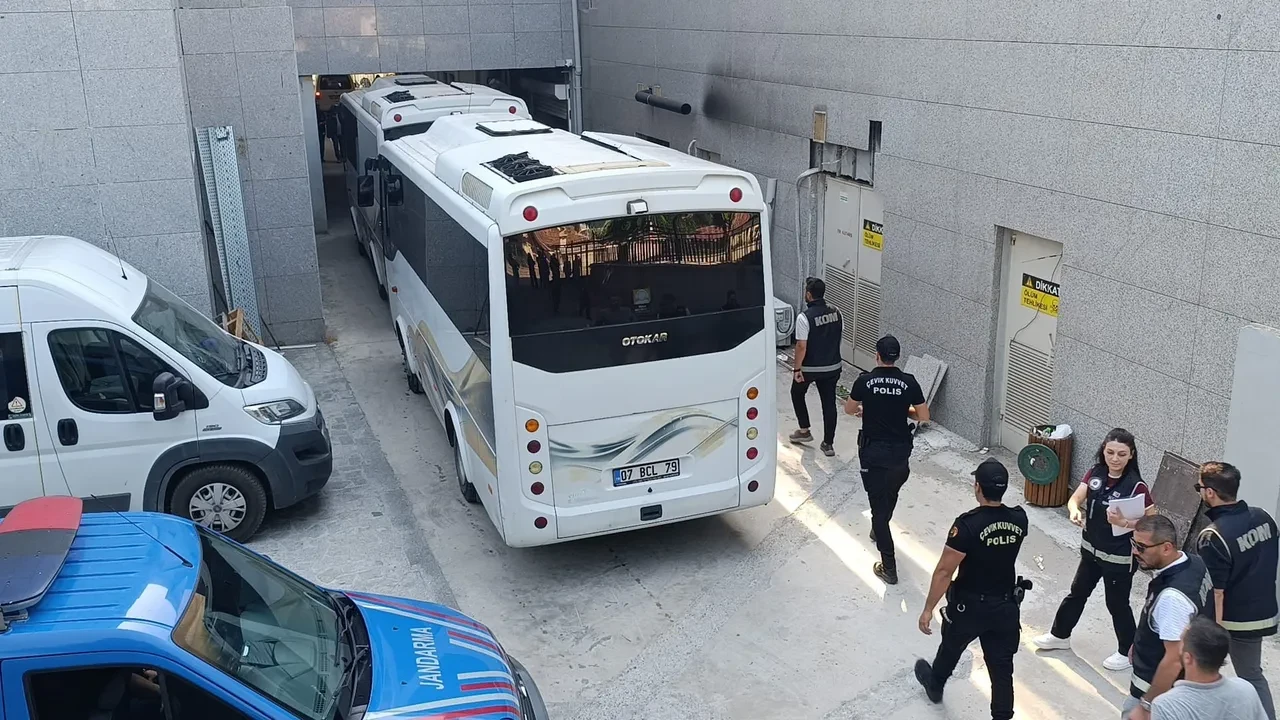 Baklava kutusundaki euroları açıkladı! Manavgat Belediye Başkan Yardımcısı Tüter hakkında karar verildi