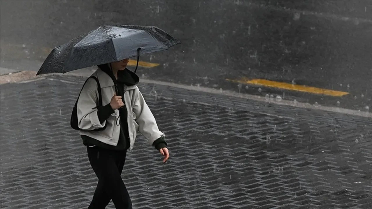 Meteoroloji 10 ili saat vererek uyardı! Gök gürültülü sağanak geliyor