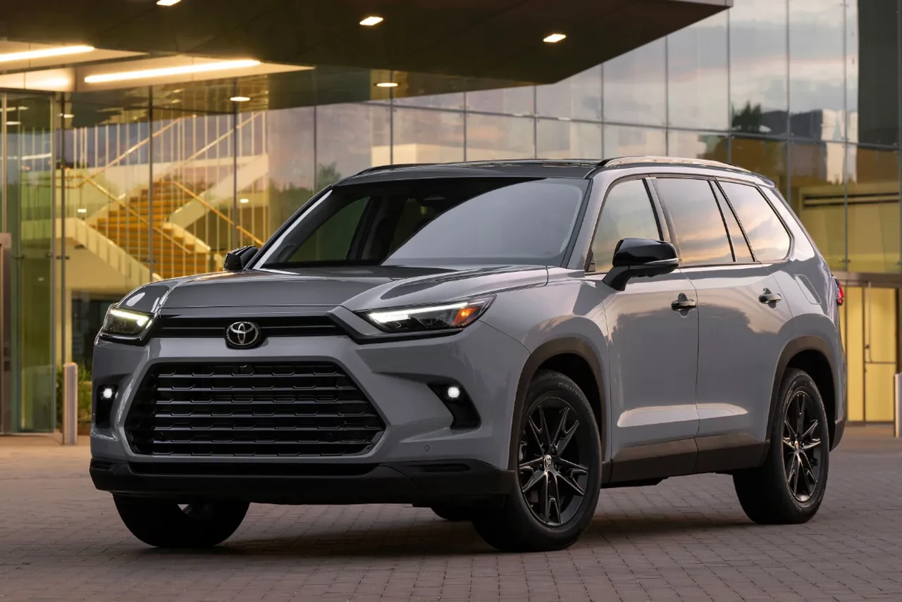 Daha az yakanı yok! En az tüketimle en çok yol giden 10 Japon hibriti