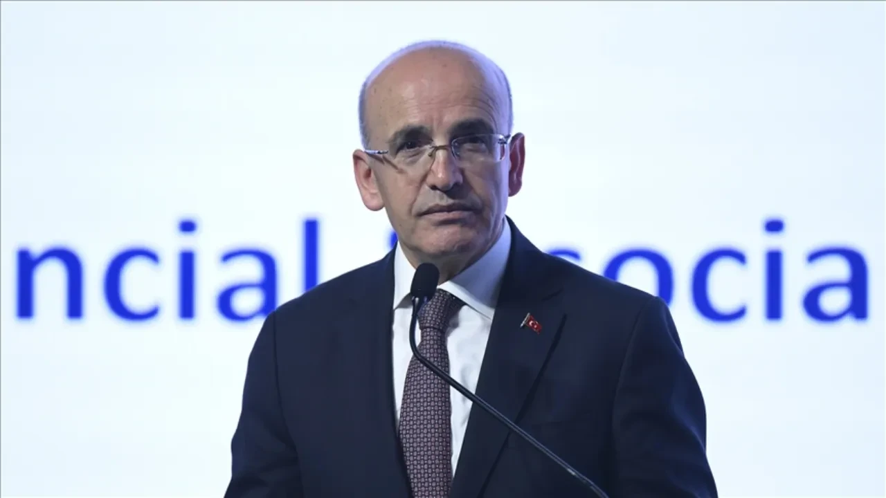 Hazine ve Maliye Bakanı Mehmet Şimşek Londra'da: Yatırımcılarla bir araya gelecek