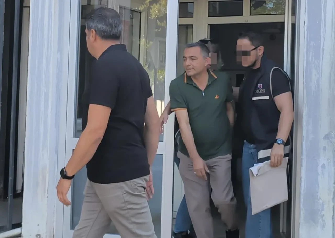 Manavgat Belediyesi'ne rüşvet operasyonu: Başkan Niyazi Nefi Kara hakkında karar verildi