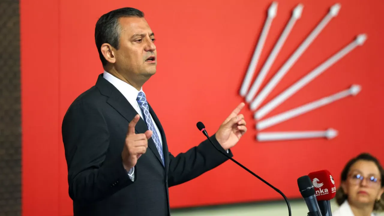 MHP lideri Bahçeli'den Özgür Özel'in sokak çağrısına sert tepki! 'Gez de görelim boyunun ölçüsünü alalım'