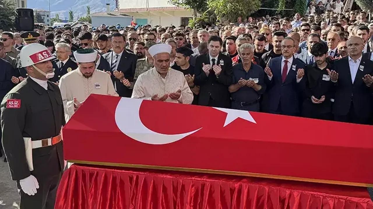 MHP lideri Bahçeli'den Özgür Özel'in sokak çağrısına sert tepki! 'Gez de görelim boyunun ölçüsünü alalım'