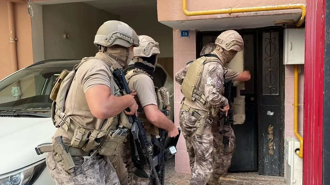 MİT ve emniyetten FETÖ operasyonu! Çok sayıda gözaltı var