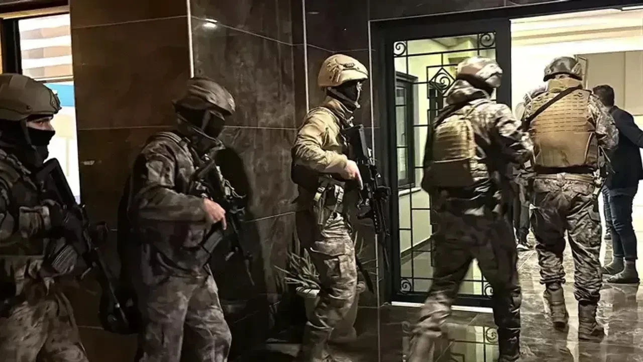 MİT ve emniyetten FETÖ operasyonu! Çok sayıda gözaltı var