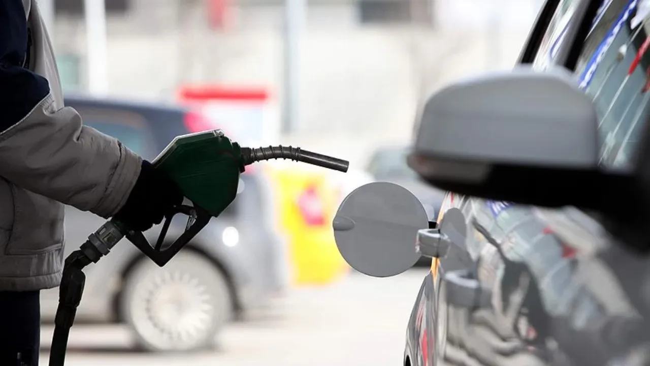 Motorine zam yolda! Fiyat tabelası bu gece değişecek