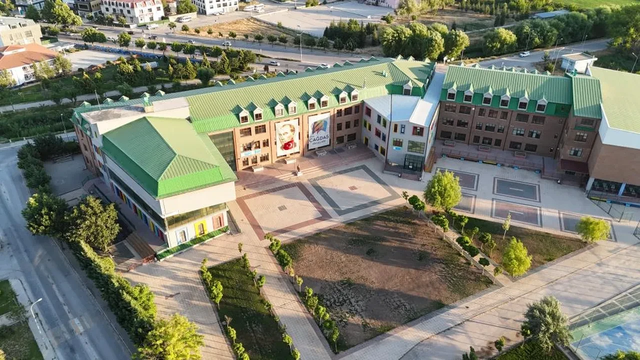 Önceki Eskişehir Belediye Başkanı Yılmaz Büyükerşen'e şok! Vakfına kayyum atandı