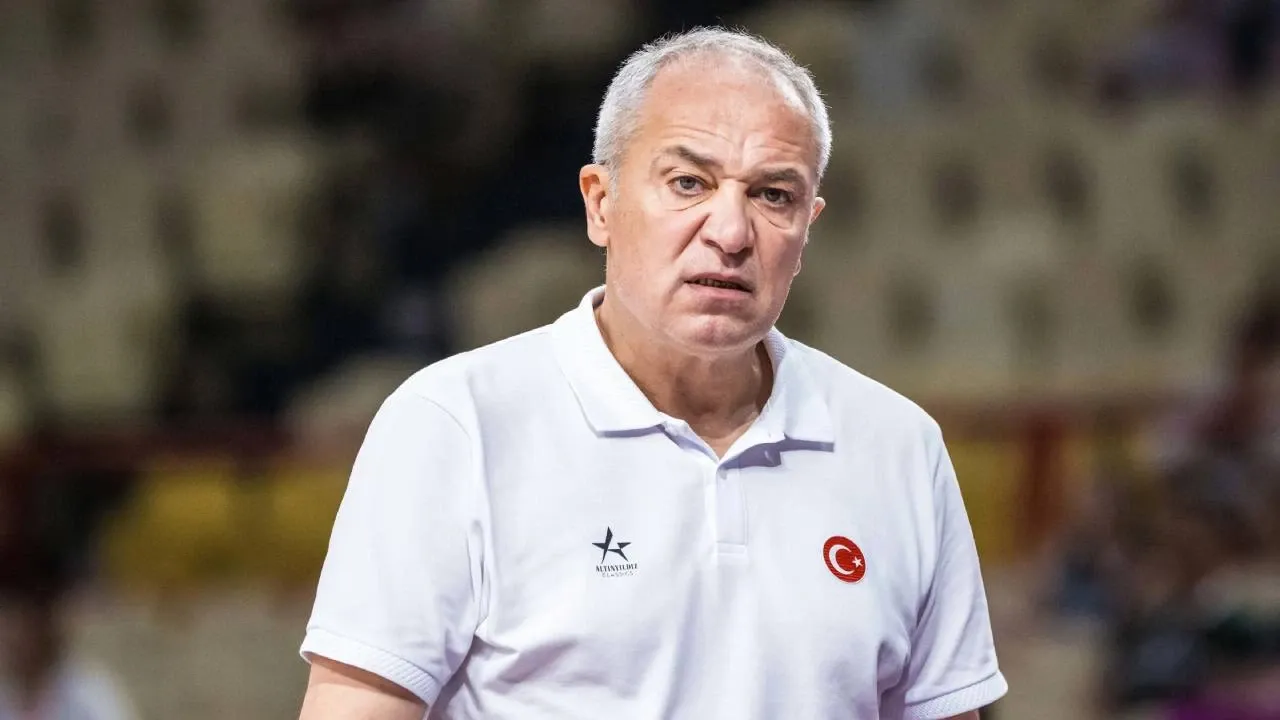 TBF açıkladı: Milli takımda Ekrem Memnun ile yollar ayrıldı