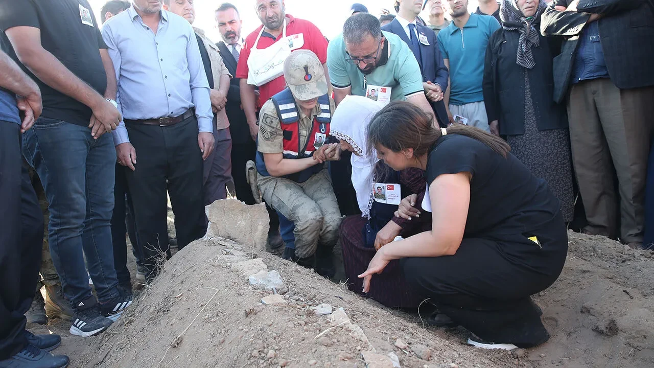 Türkiye şehitlerini ebediyete uğurladı! 12 kahraman, 12 acı hikaye