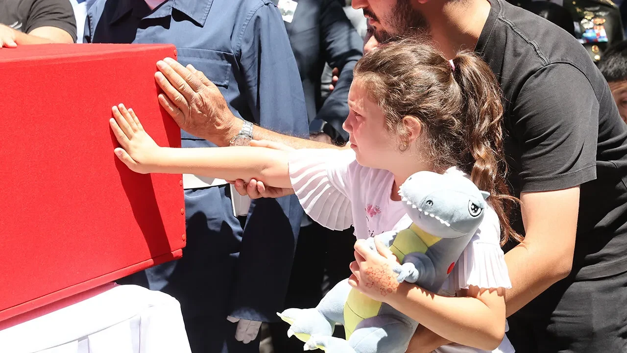 Türkiye şehitlerini ebediyete uğurladı! 12 kahraman, 12 acı hikaye