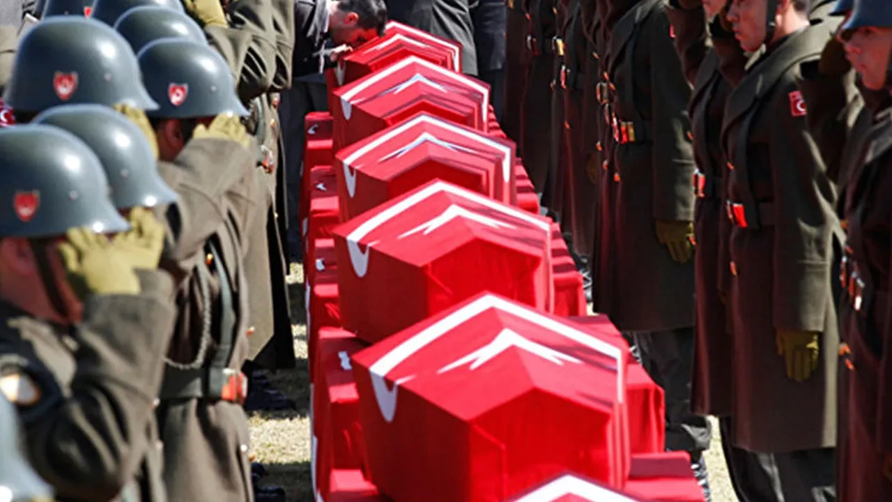 Türkiye şehitlerini ebediyete uğurladı! 12 kahraman, 12 acı hikaye