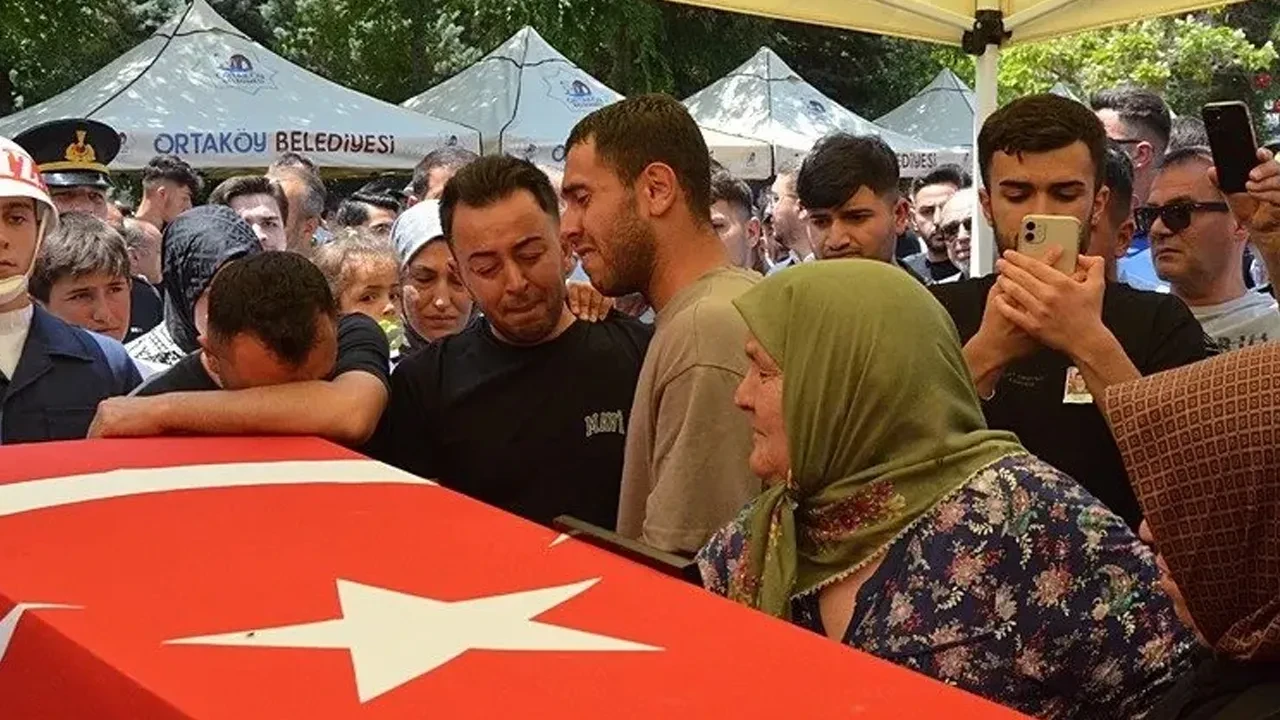 Türkiye şehitlerini ebediyete uğurladı! 12 kahraman, 12 acı hikaye