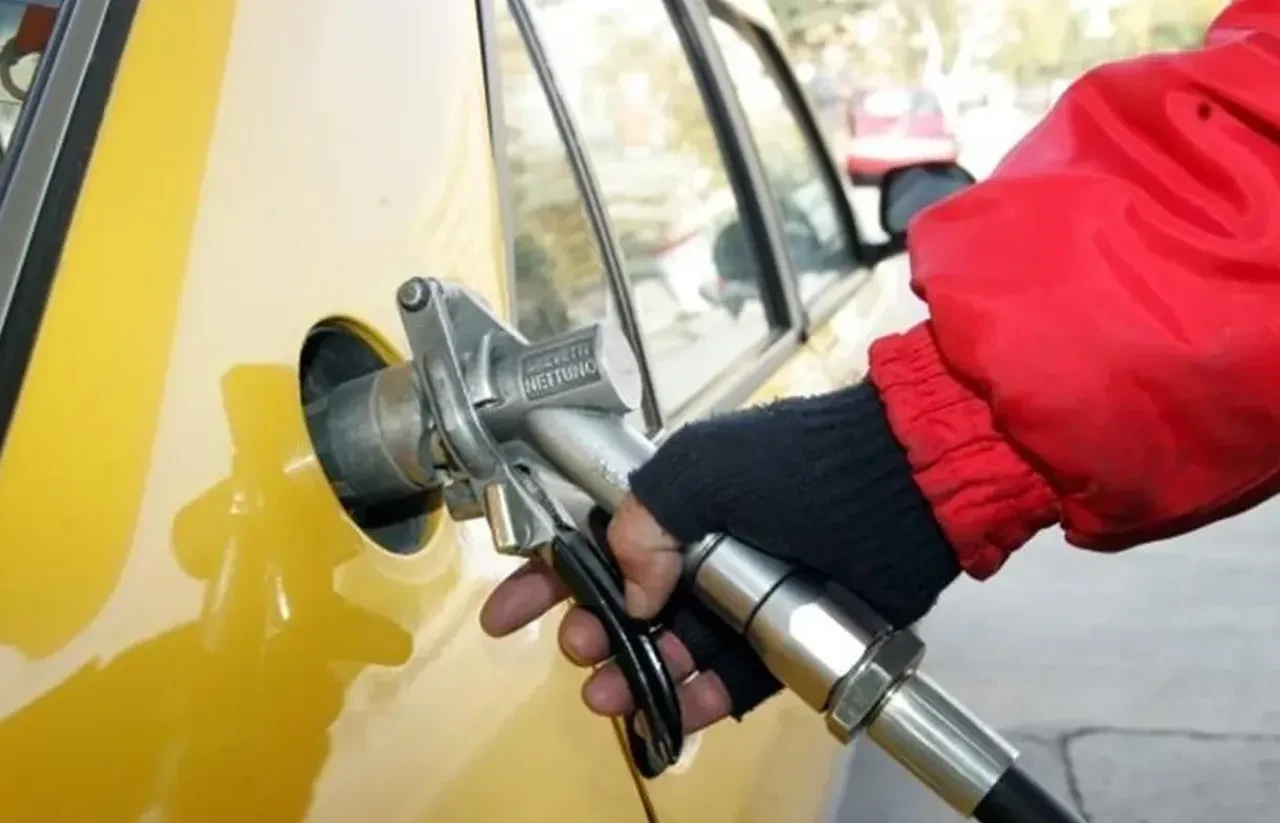 Akaryakıt fiyatları yerinde durmuyor! Motorine bir zam daha! Pompaya yansıdı