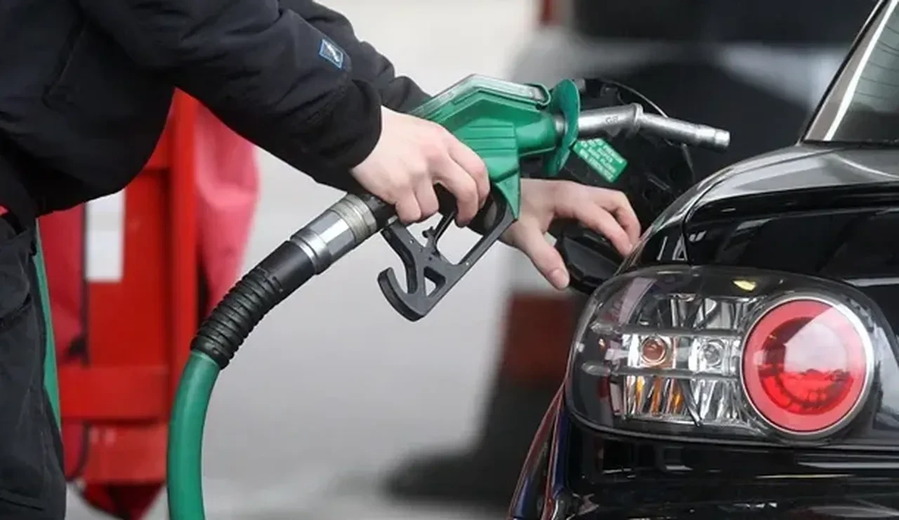 Akaryakıt fiyatları yerinde durmuyor! Motorine bir zam daha! Pompaya yansıdı