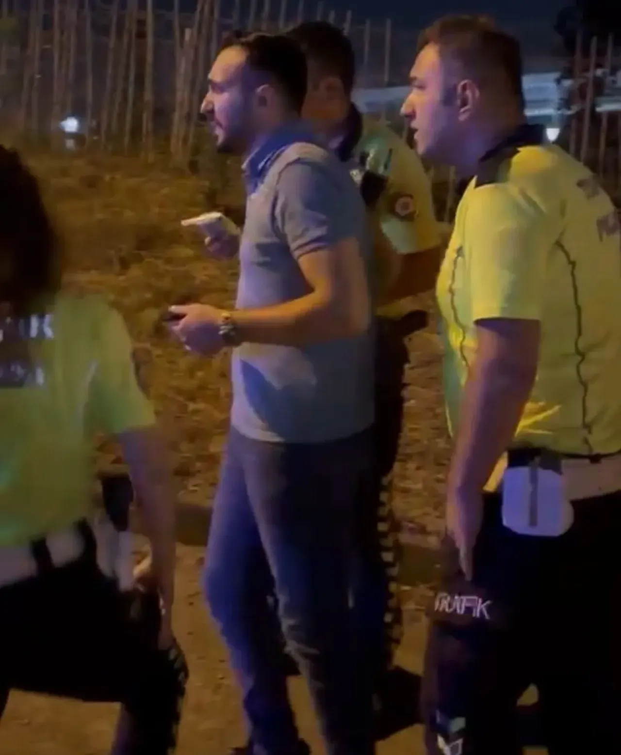 Alkolmetreyi üflememek için direndi, polisleri canından bezdirdi! Ceza yağdı