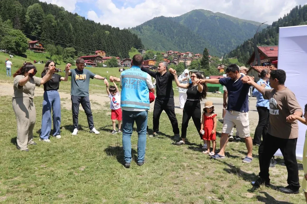 Ayder Yaylası'nda obeziteye karşı horonlu farkındalık!