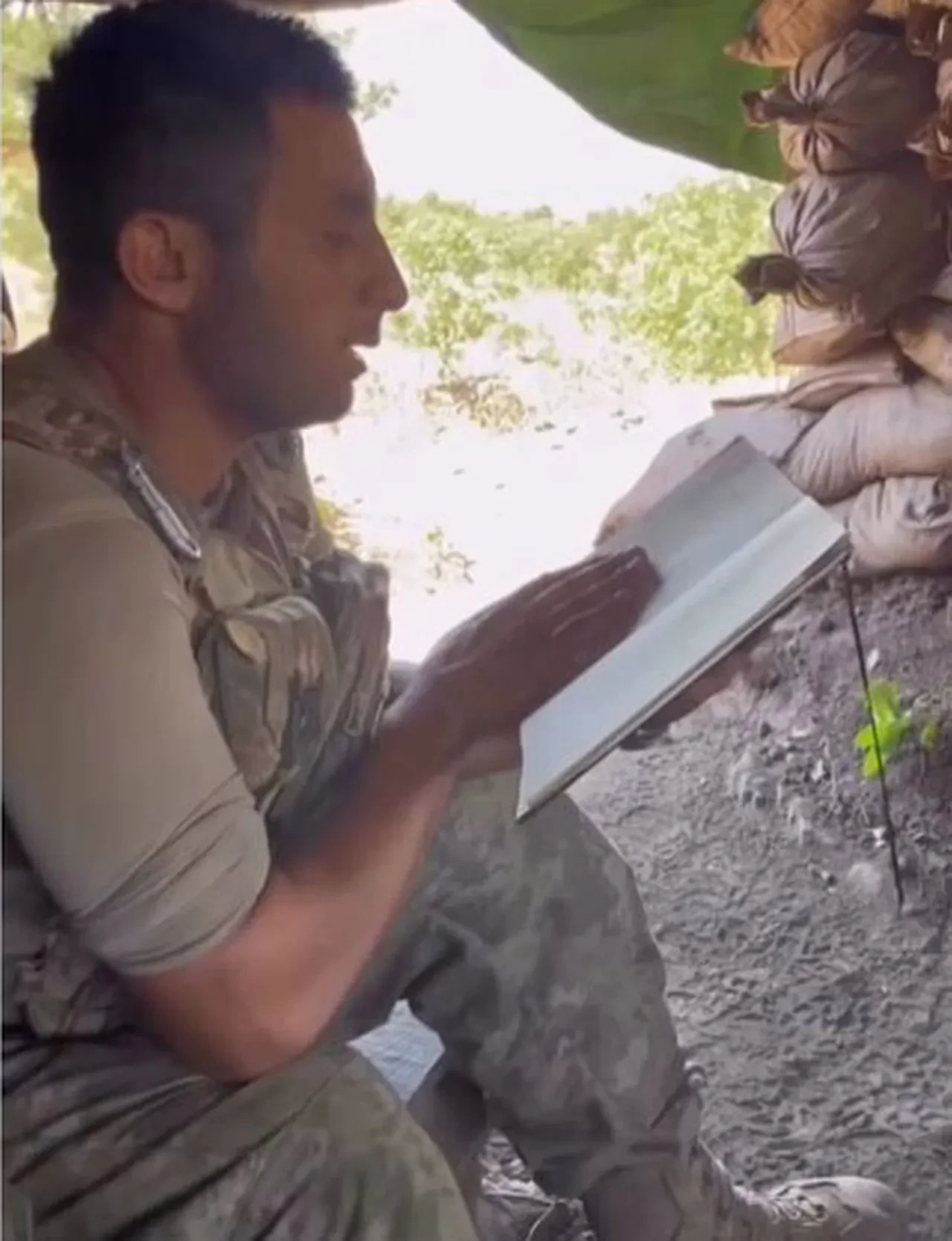 Bakan Uraloğlu ile şehit annesi arasında duygulandıran konuşma